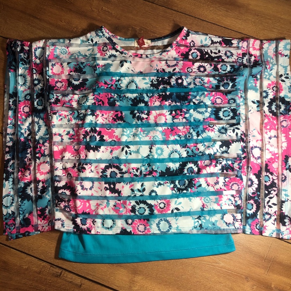 Girls top by L.E.I